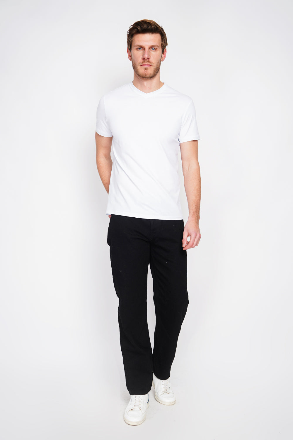 T-shirt col V manches courtes logo poitrine – Blanc – William de Faye