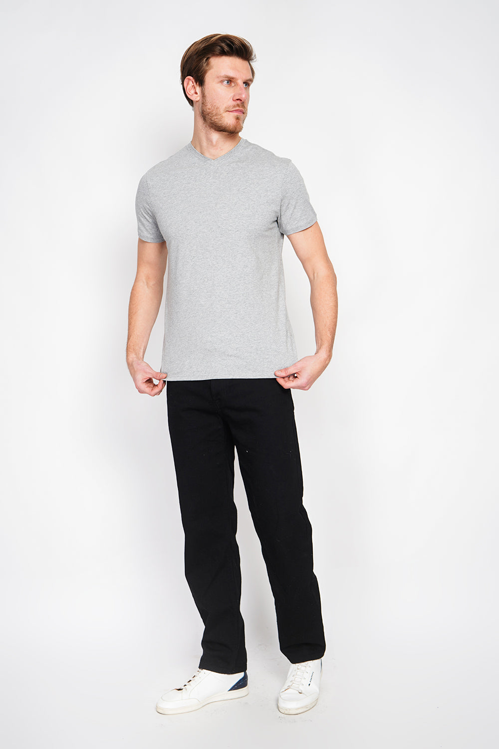 T-shirt col V manches courtes logo poitrine – Gris perle – William de Faye