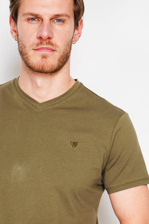 Short sleeve v-neck t-shirt with chest logo