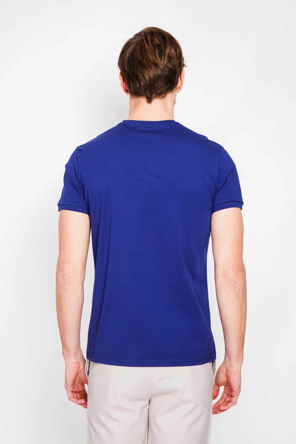 Short sleeve v-neck t-shirt with chest logo