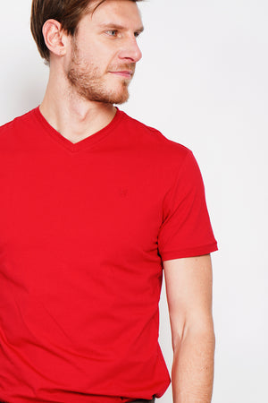 Short sleeve v-neck t-shirt with chest logo