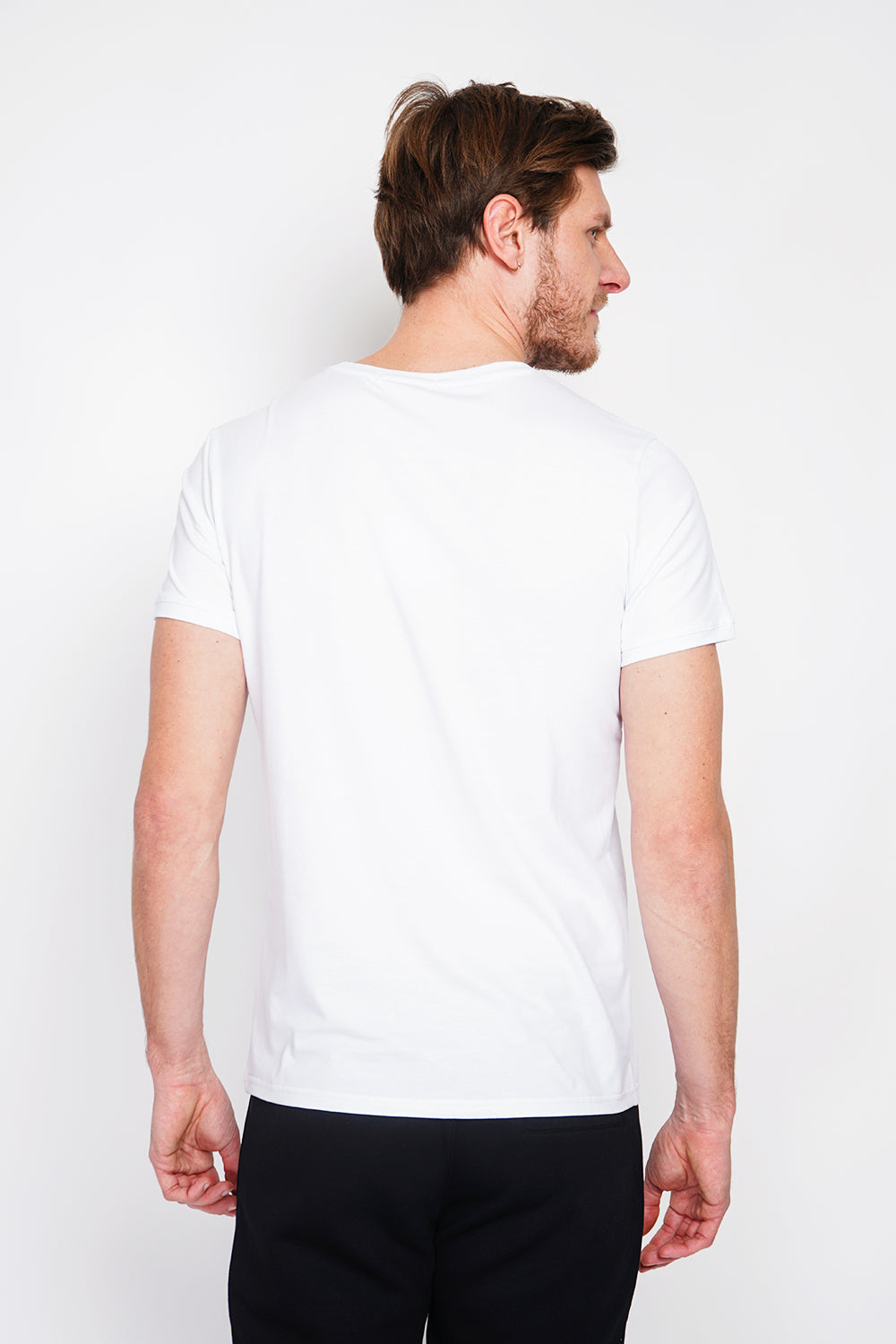 Short sleeve crew neck T-shirt with chest logo