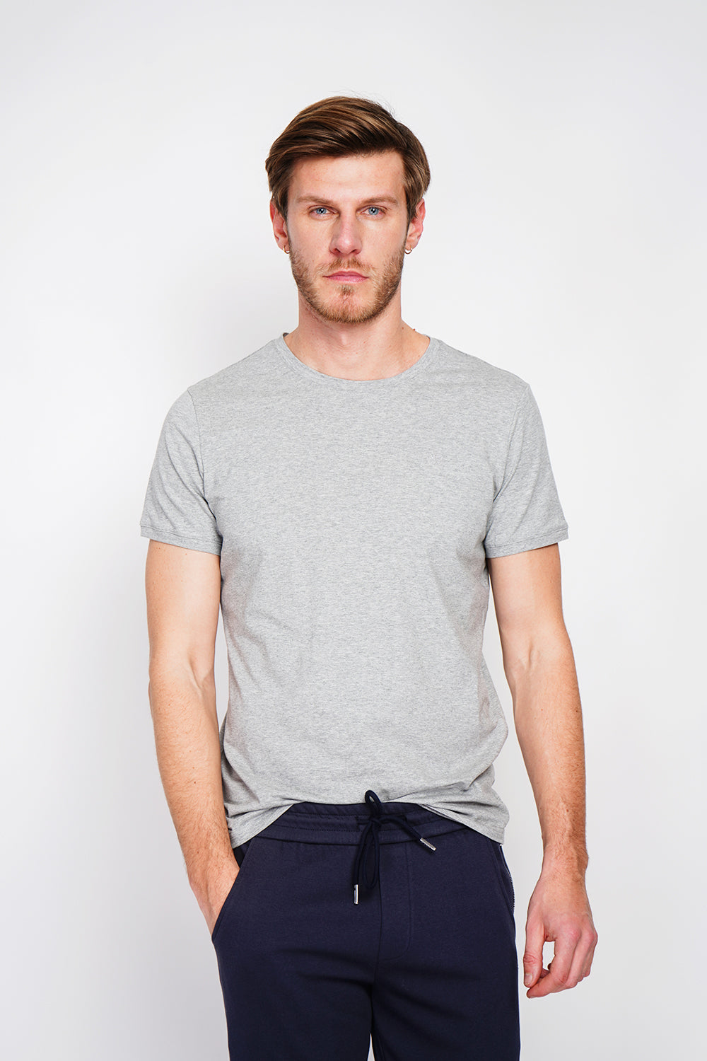 Short sleeve crew neck T-shirt with chest logo