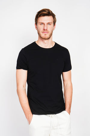 Short sleeve crew neck T-shirt with chest logo