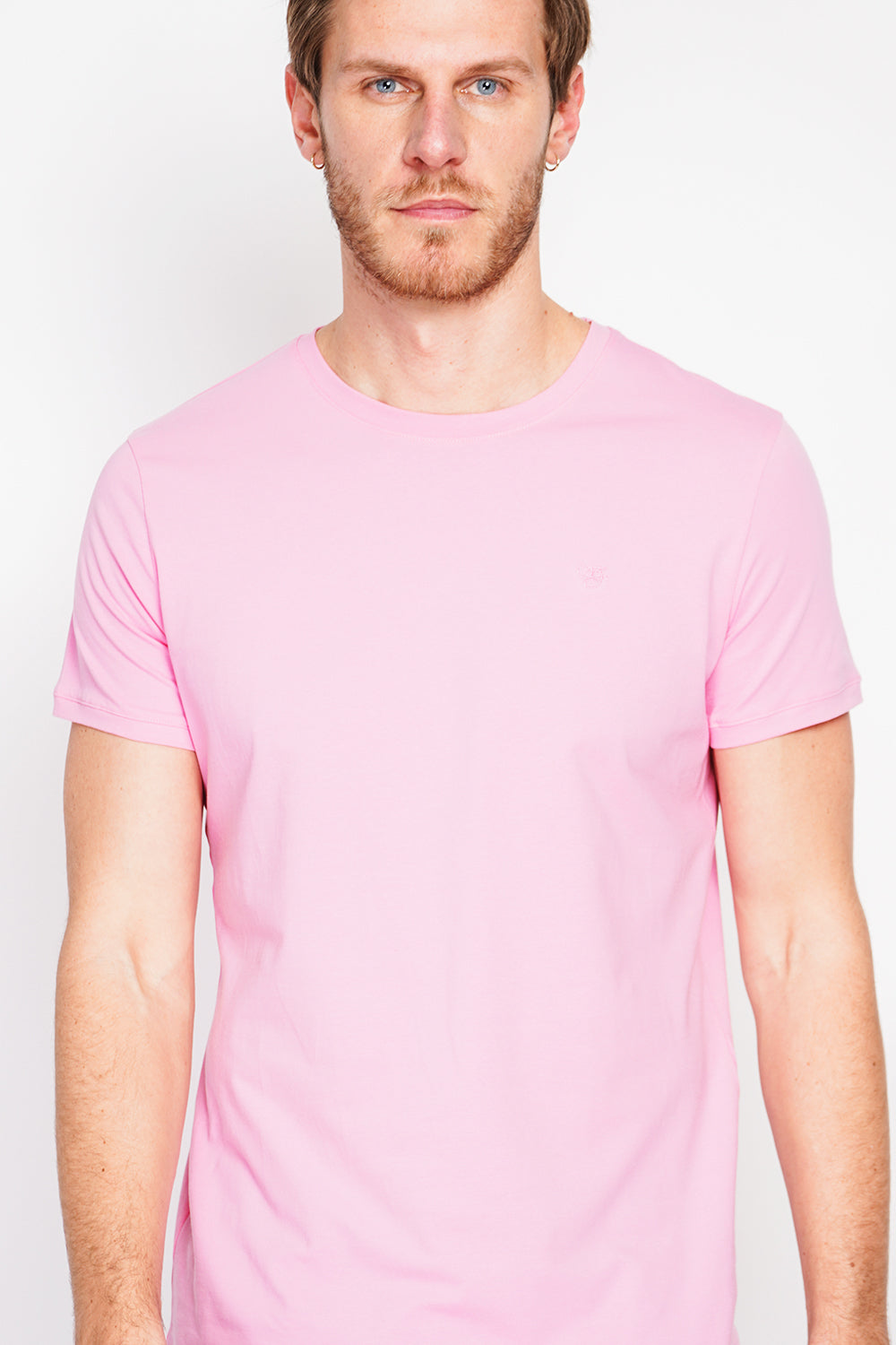 Short sleeve crew neck T-shirt with chest logo