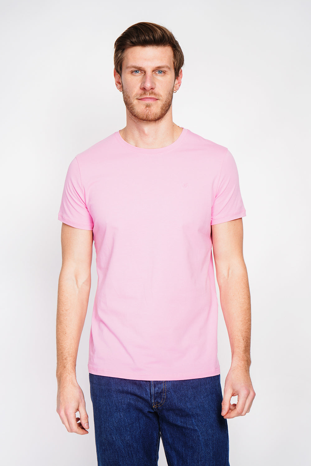 Short sleeve crew neck T-shirt with chest logo