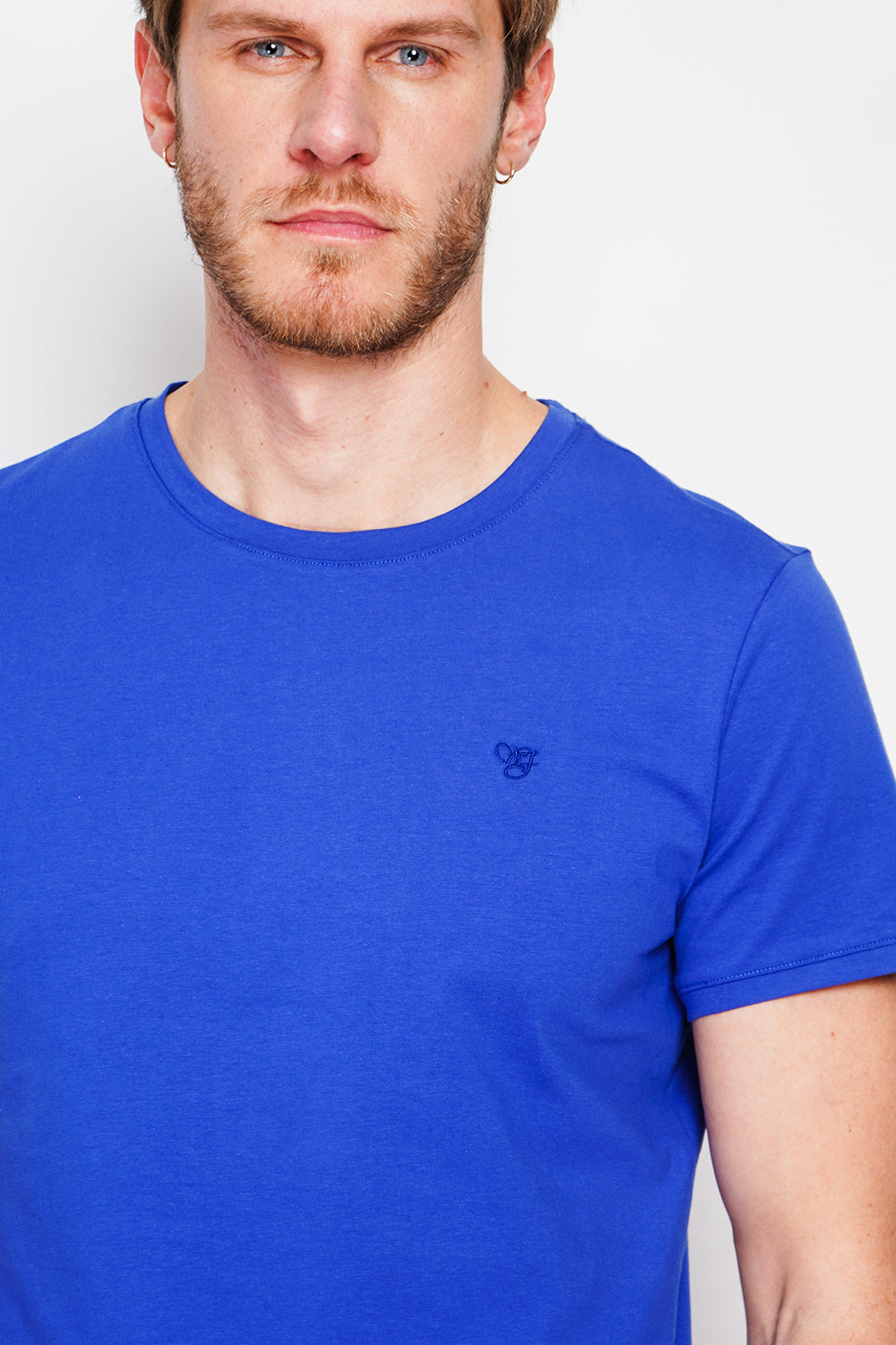 Short sleeve crew neck T-shirt with chest logo