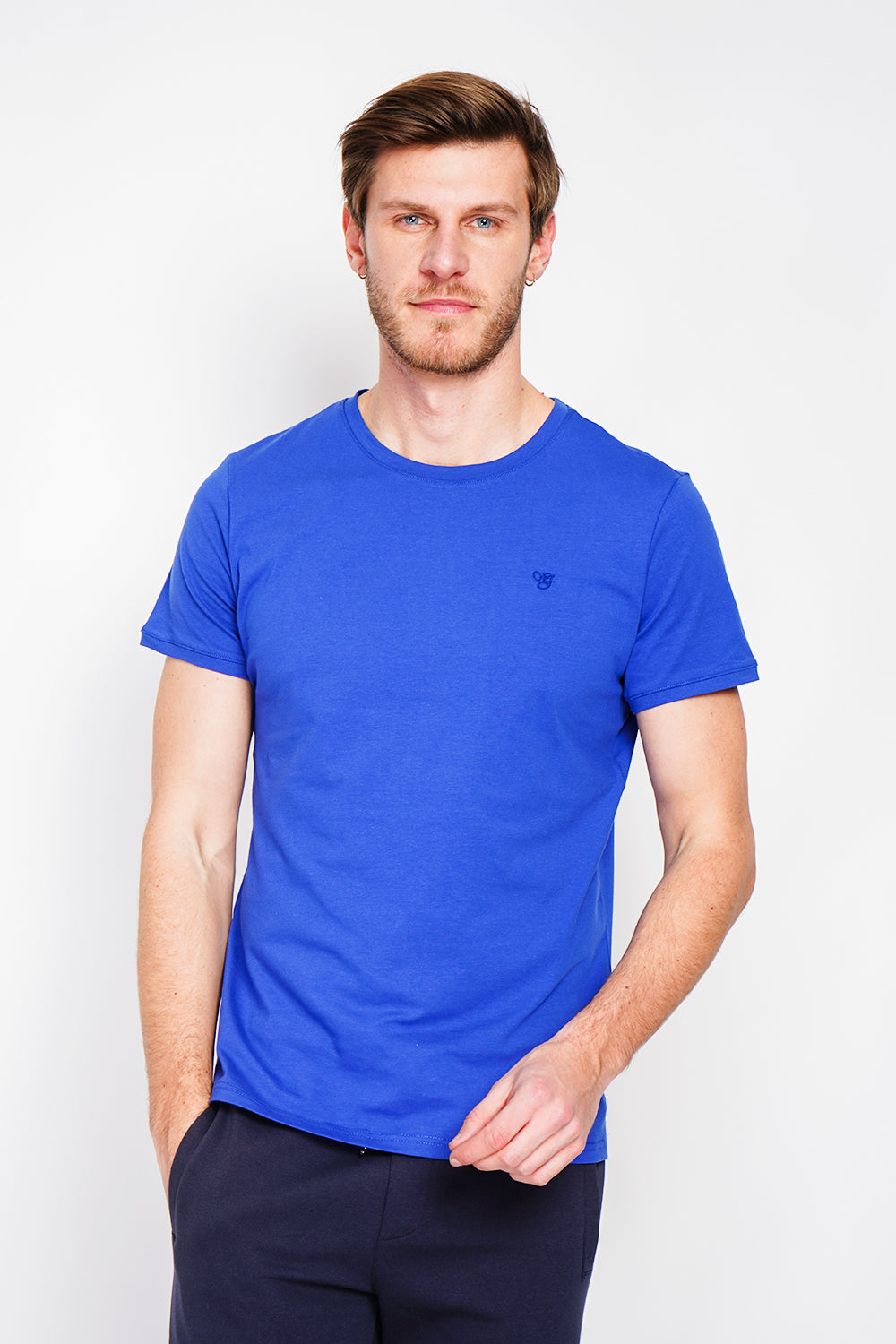 Short sleeve crew neck T-shirt with chest logo