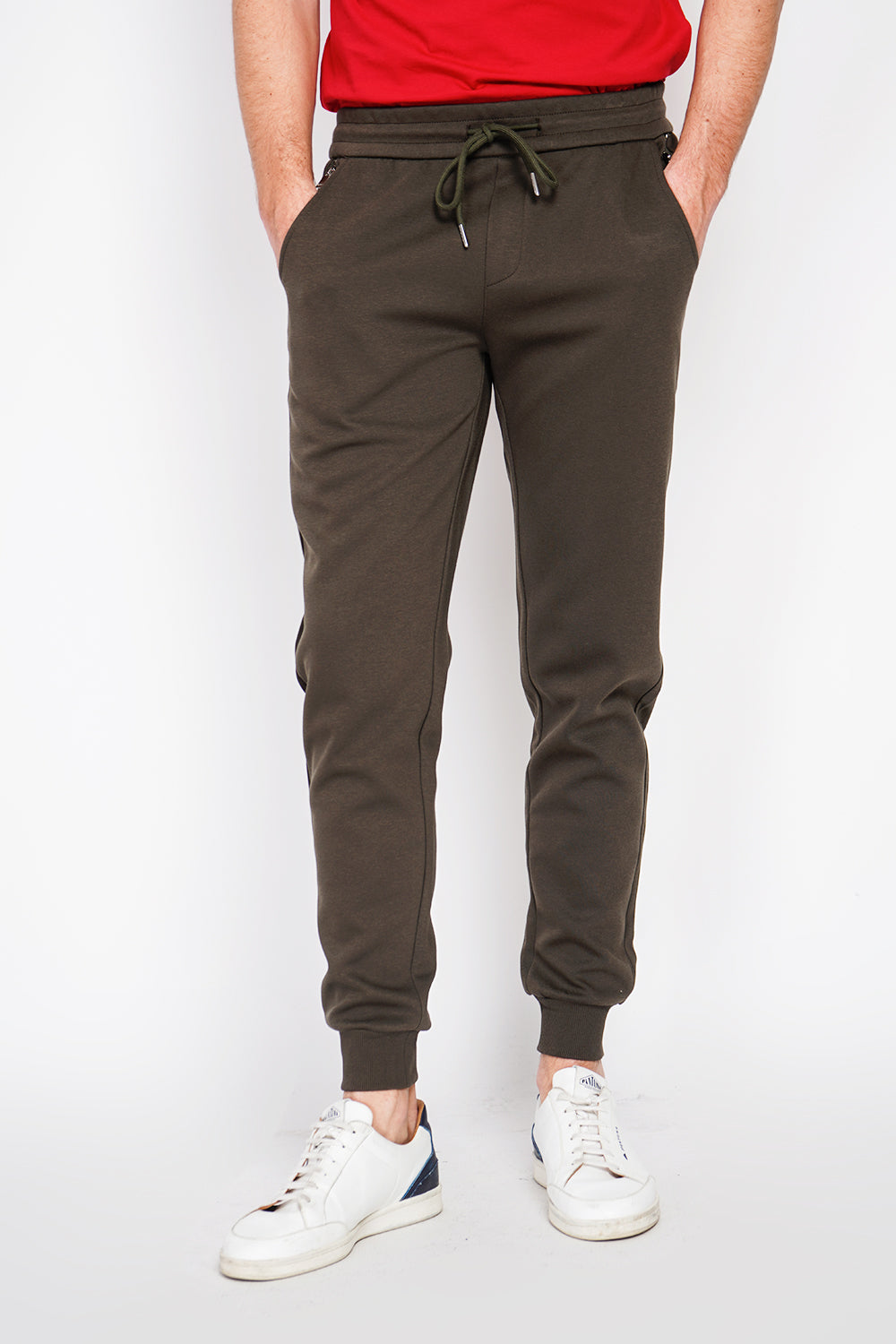 Pantalon de jogging ajusté poche zippée – Kaki – William de Faye