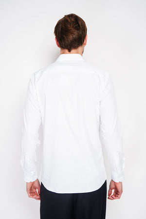 Straight cut shirt with classic collar, two-button broken cuff, technical material