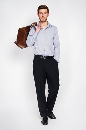 Straight cut shirt with classic collar, two-button broken cuff, technical material