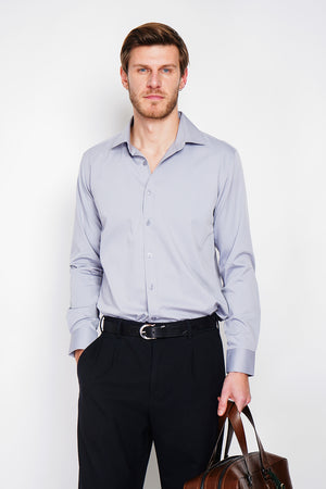 Straight cut shirt with classic collar, two-button broken cuff, technical material