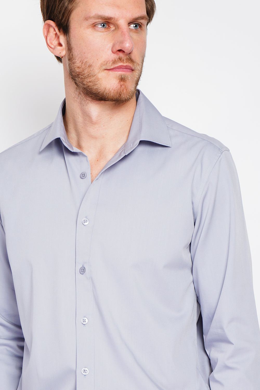 Straight cut shirt with classic collar, two-button broken cuff, technical material