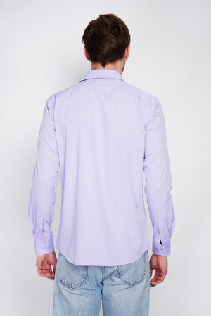 Straight cut shirt with classic collar, two-button broken cuff, technical material