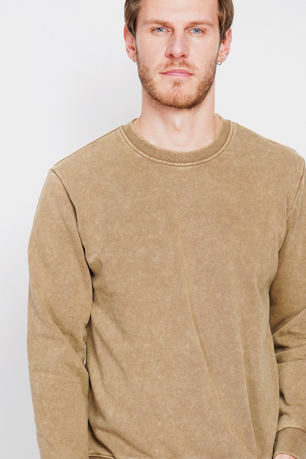 Washed effect round neck sweatshirt with long sleeves