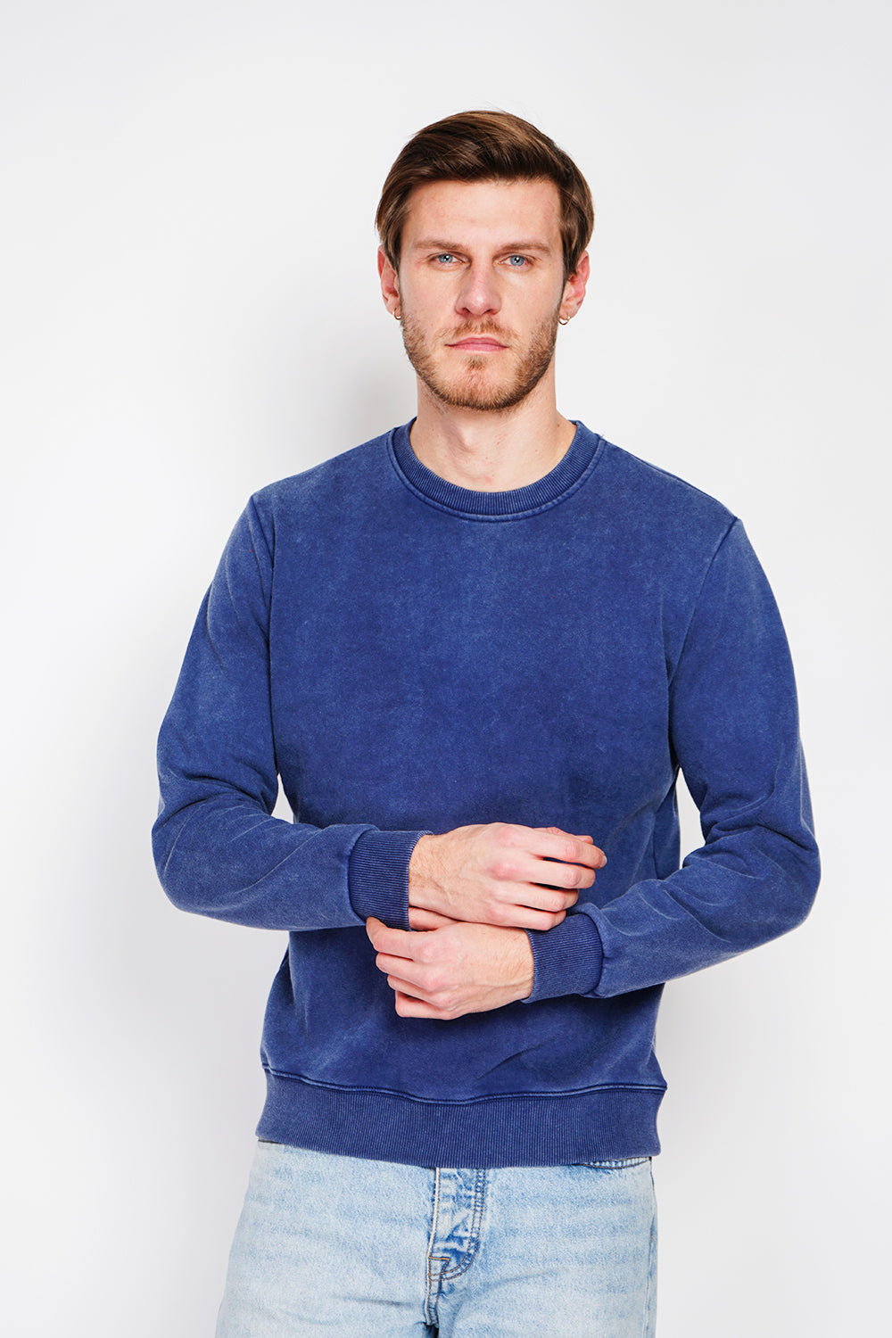 Washed effect round neck sweatshirt with long sleeves