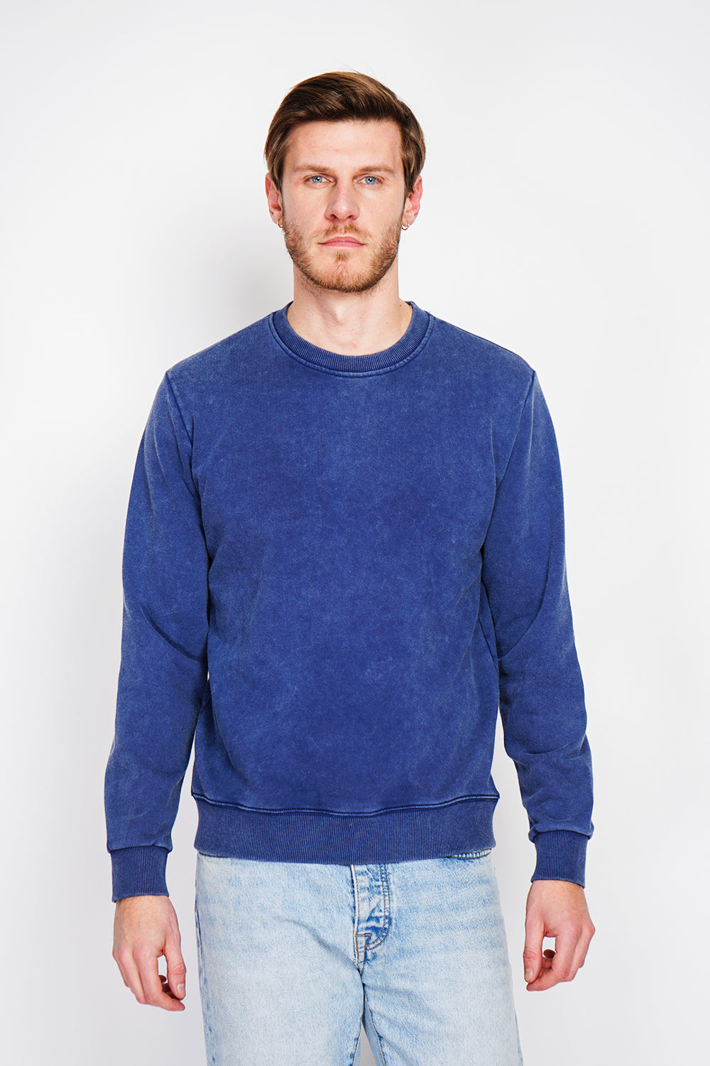 Washed effect round neck sweatshirt with long sleeves