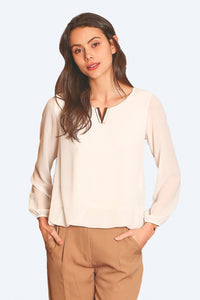Fancy V-neck top with long sleeves