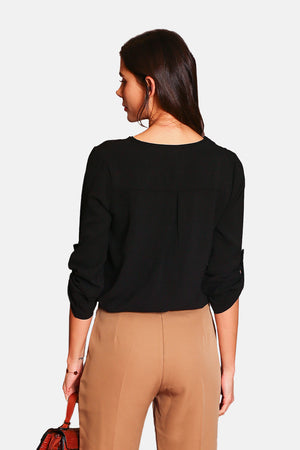 Zipped V neckline shirt with 3/4 sleeves