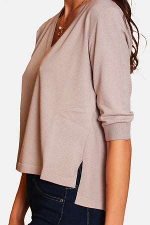 Wide v-neck sweater with 3/4 sleeves