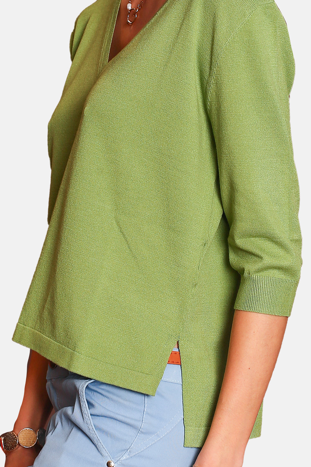 Wide v-neck sweater with 3/4 sleeves