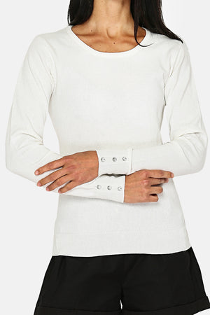 Round neck sweater with diamond buttons on 2-ply sleeves