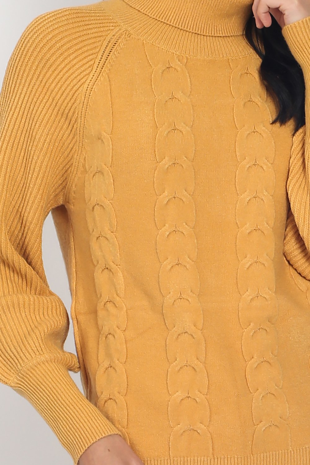 TURTLENECK SWEATER WITH CABLE KNIT AND SLIGTHLY PUFFY SLEEVES