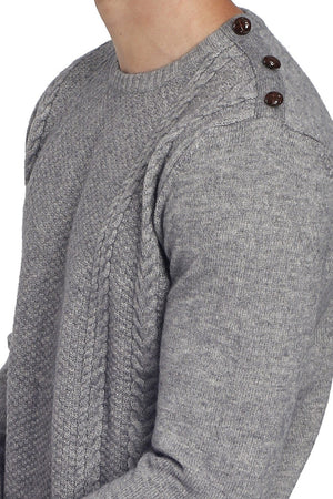 Pullover mit Rundkragen, Zopfmuster und Knöpfen an der Schulter