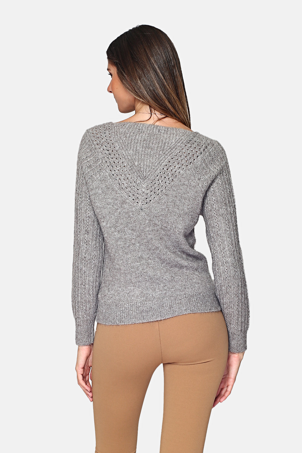 Pullover mit V-Ausschnitt vorne oder hinten und langen, leicht gepufften Ärmeln aus raffiniertem Strick