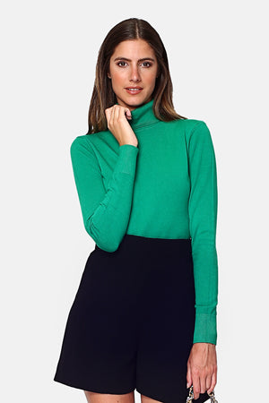 Long-sleeved turtleneck sweater