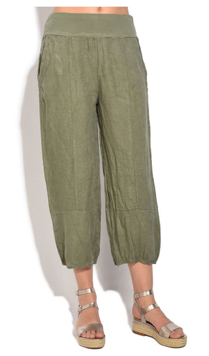 FLUID STRAIGHT CUT CROPPED TROUSER WITH POCKETS AND ELASTIC WAISTBAND