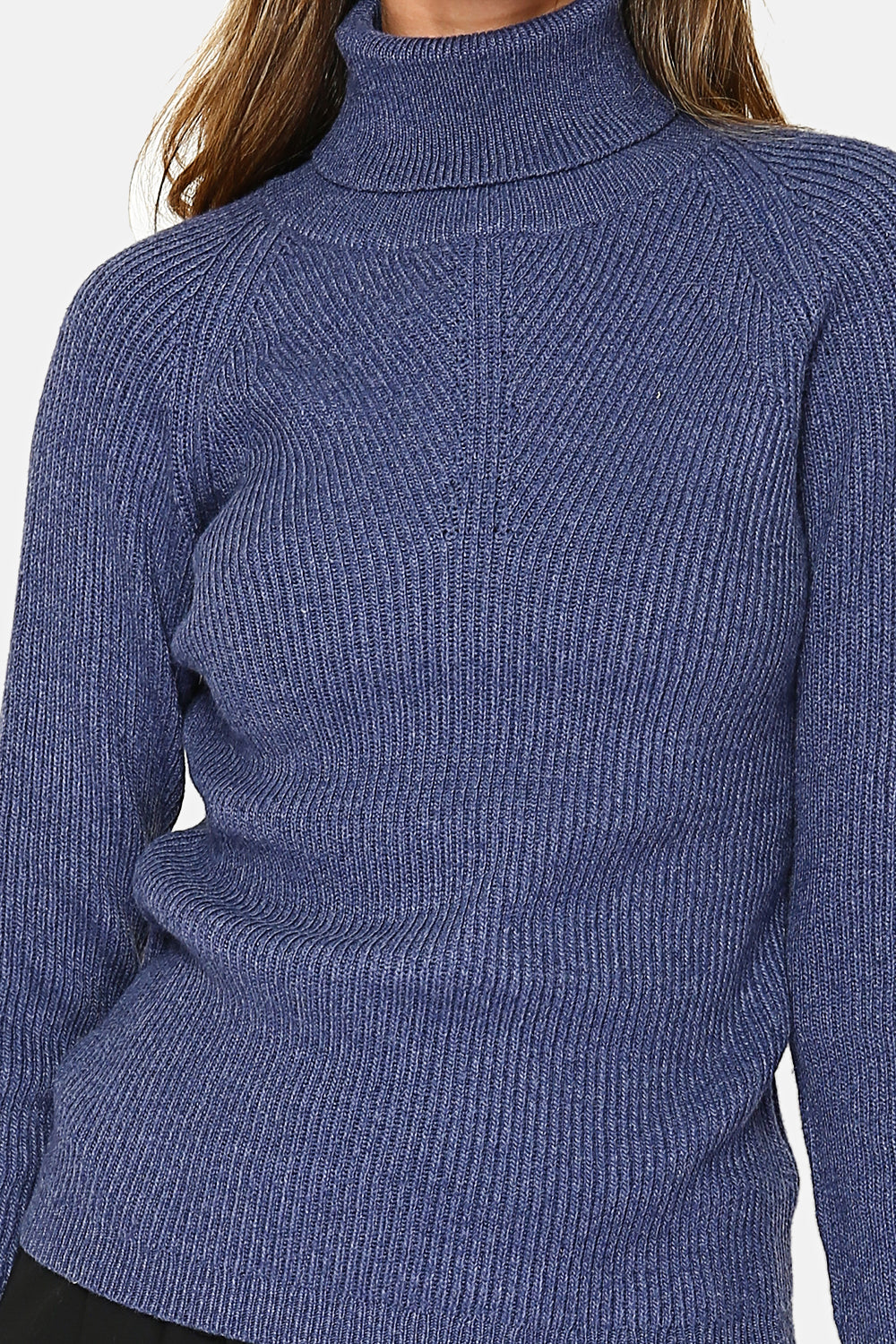 Turtleneck sweater in fancy English ribs on the front