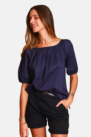 Round neck top with mid-length slightly balloon sleeves
